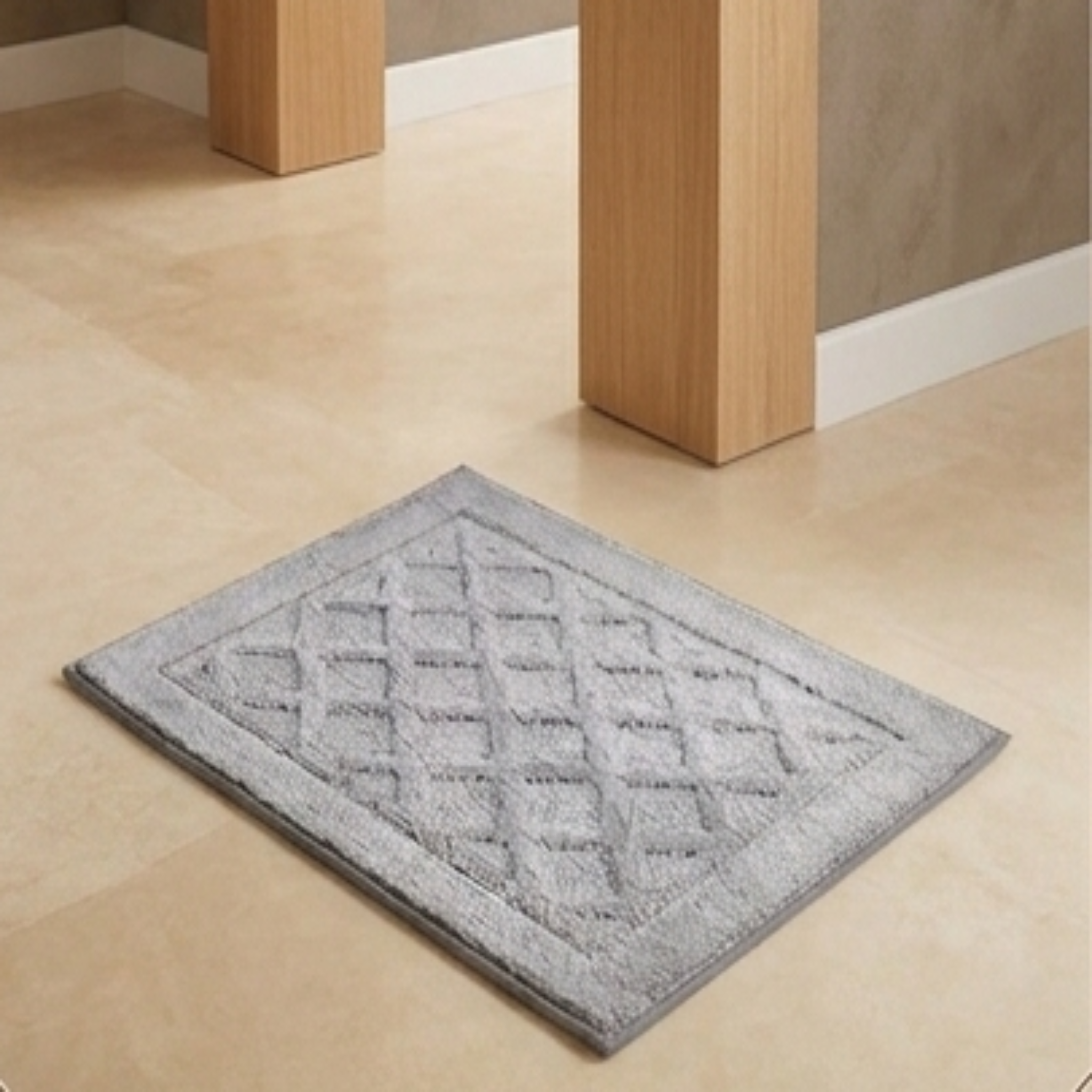 Textured Carved Bathroom Mat